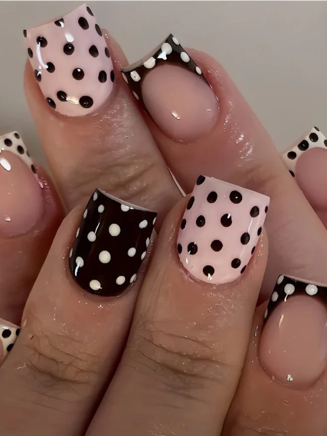 Short Square fake nails for women nude pink black nail tips with white black polka dots design full cover reusable press on nail